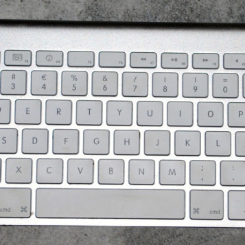 Bezprzewodowa klawiatura Apple Magic Keyboard A1314 skandynawska