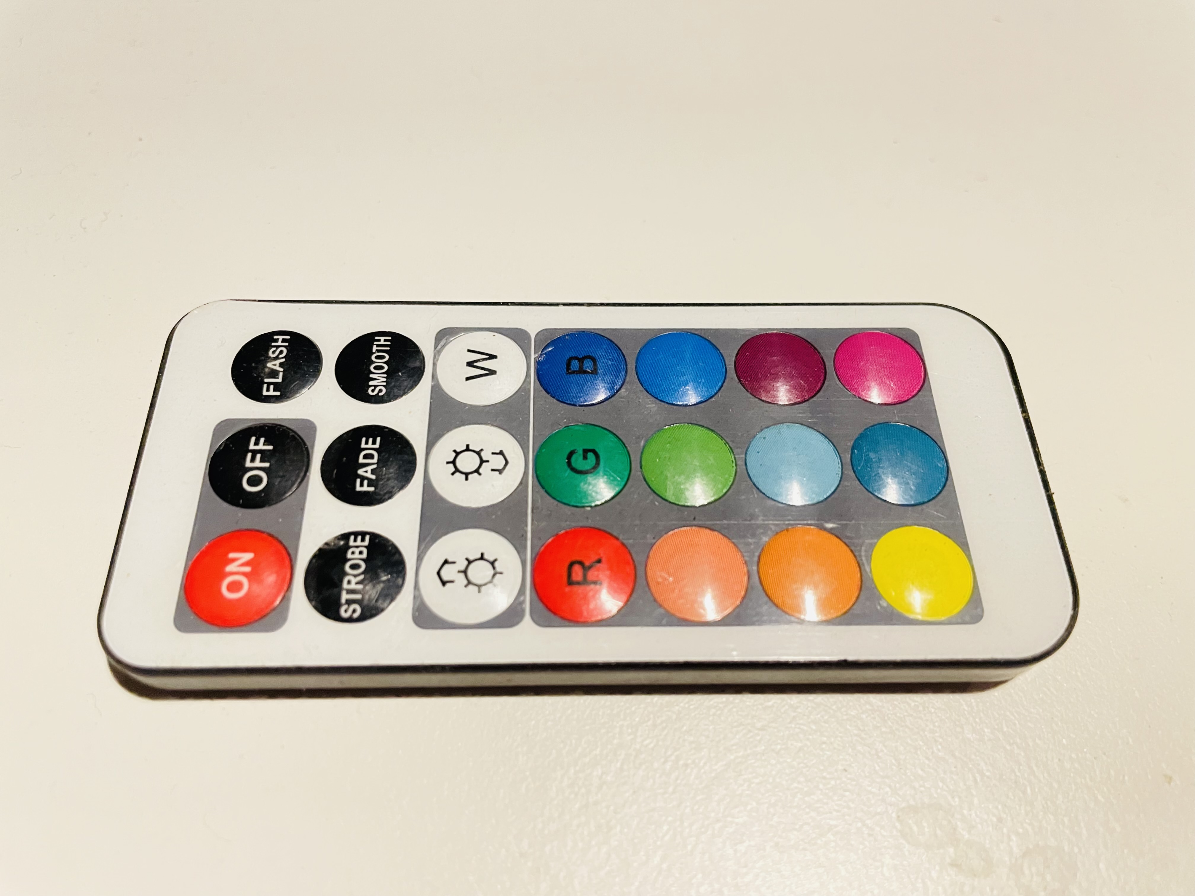 Pilot sterowany do RGB LED