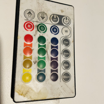 Pilot do sterowania oświetleniem RGB LED
