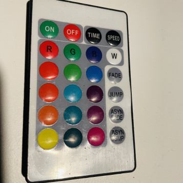 Pilot do oświetlenia RGB LED zdalnie sterowany
