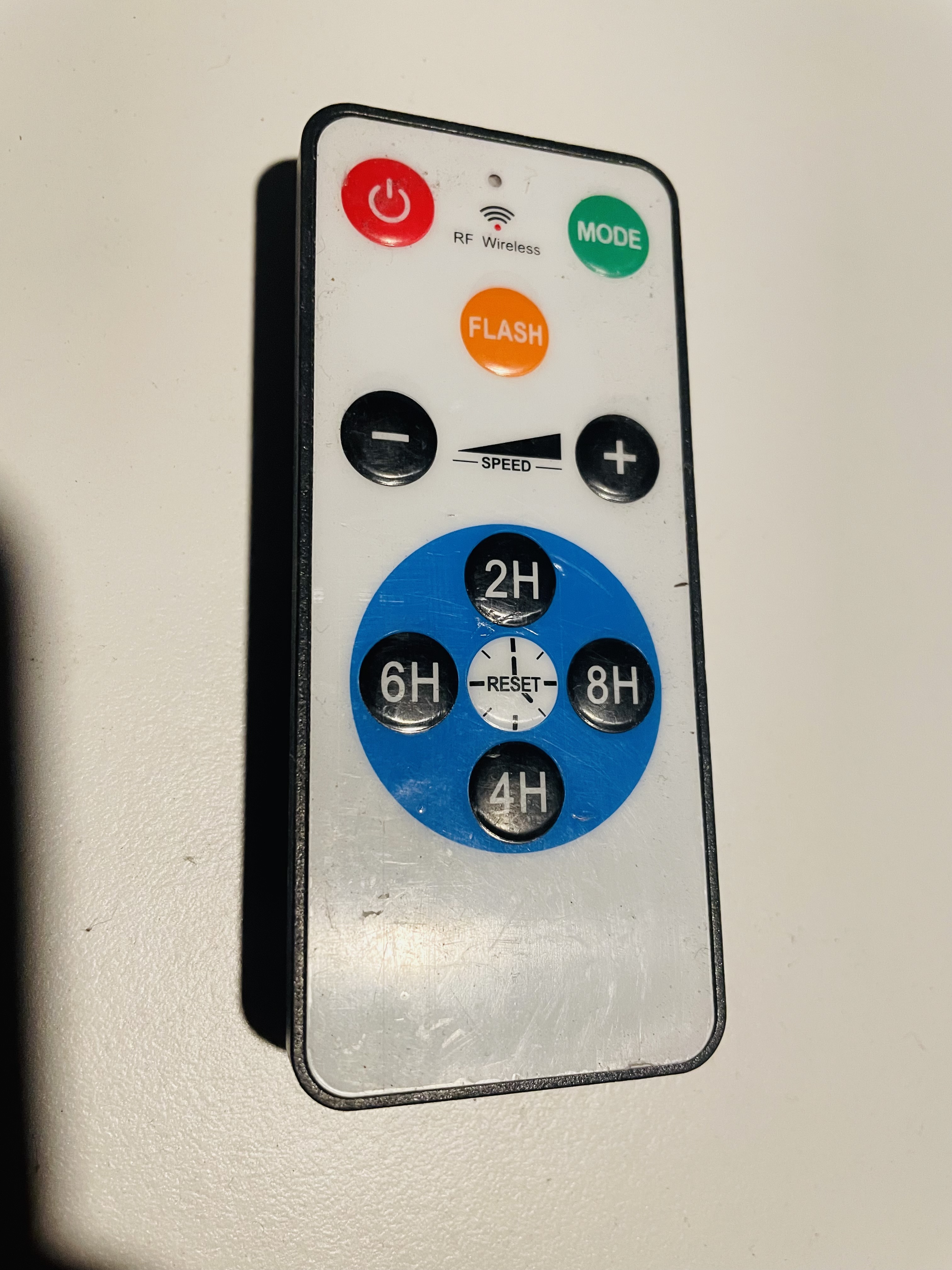 Pilot do sterowania grzejnikiem elektrycznym RF Wireless