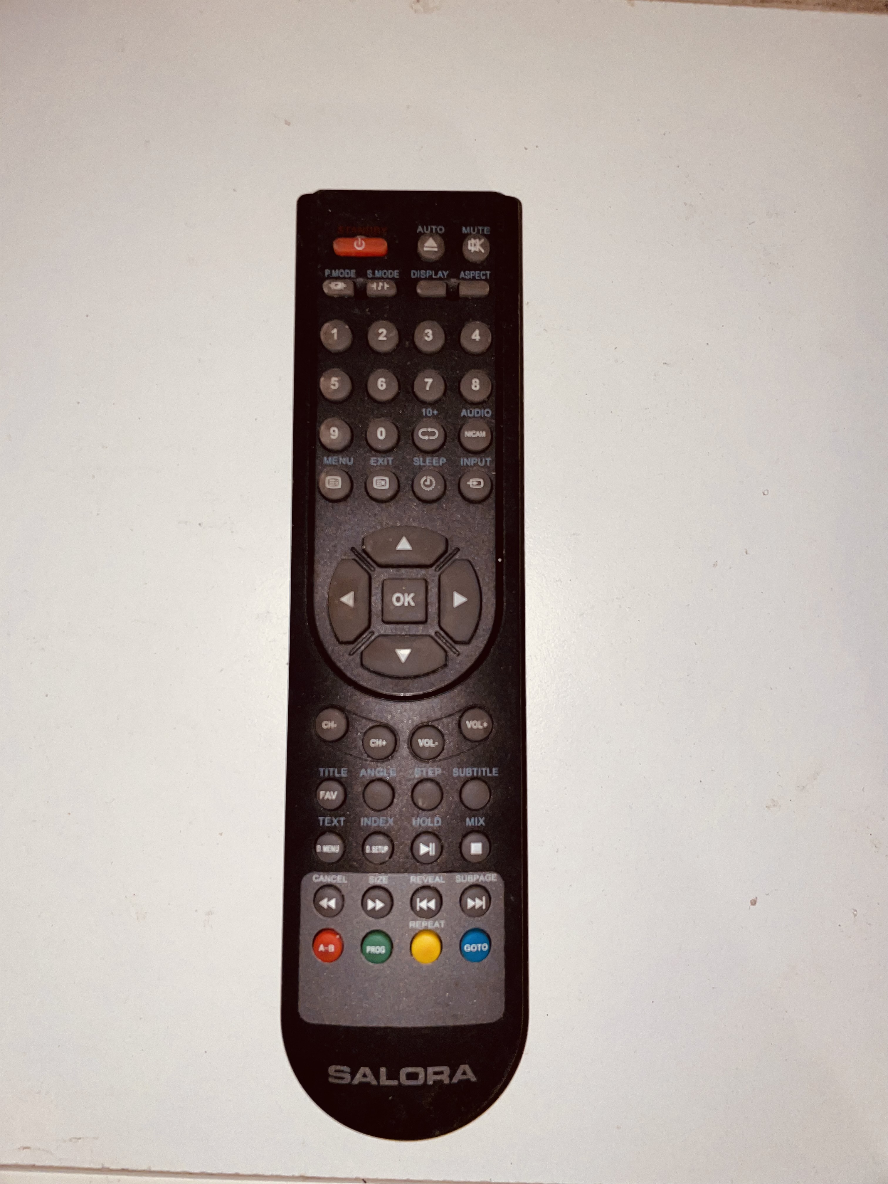 Oryginalny pilot do telewizora marki Salora