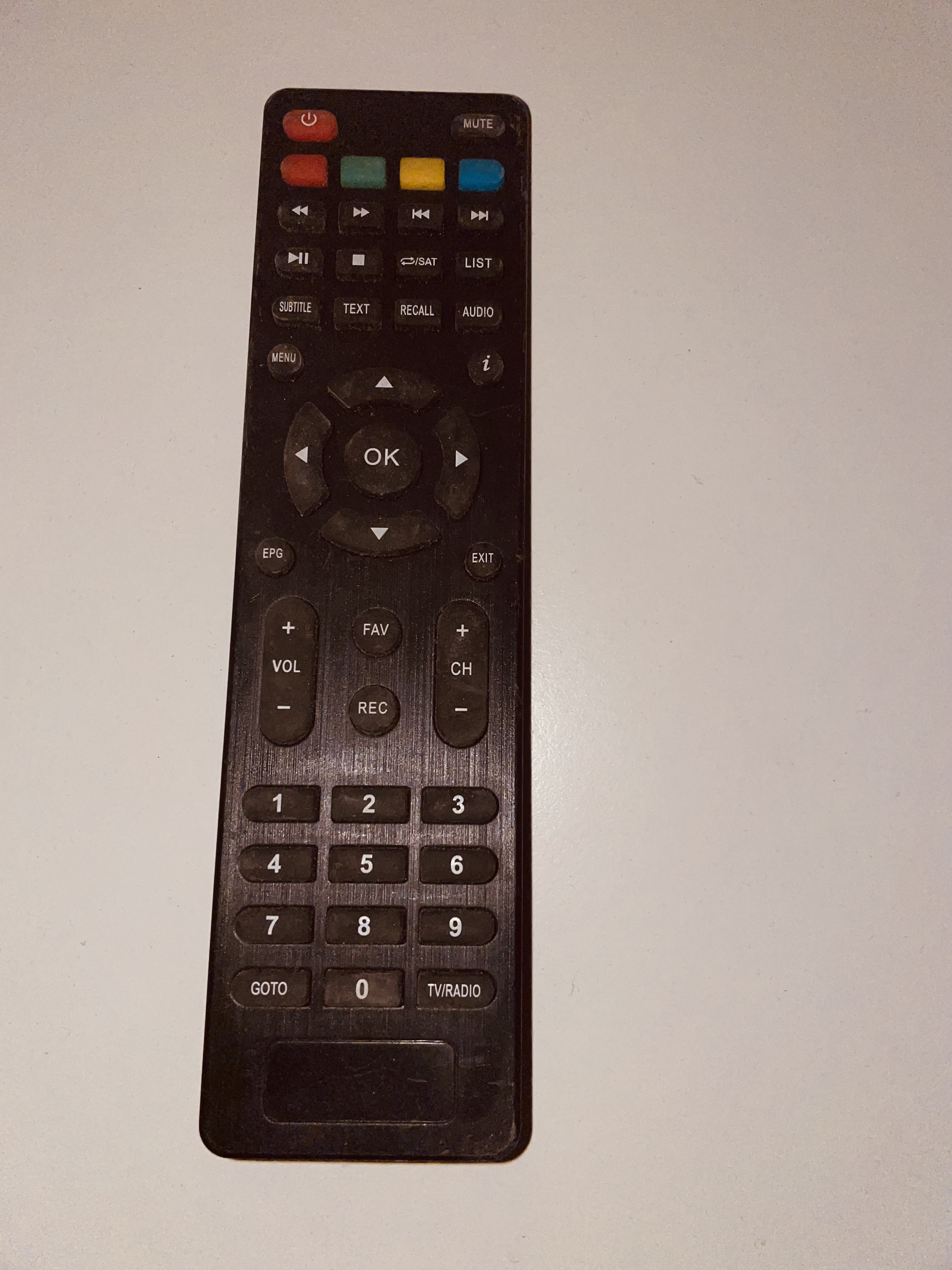 Sterowanie pilot do telewizora TV LED czarny