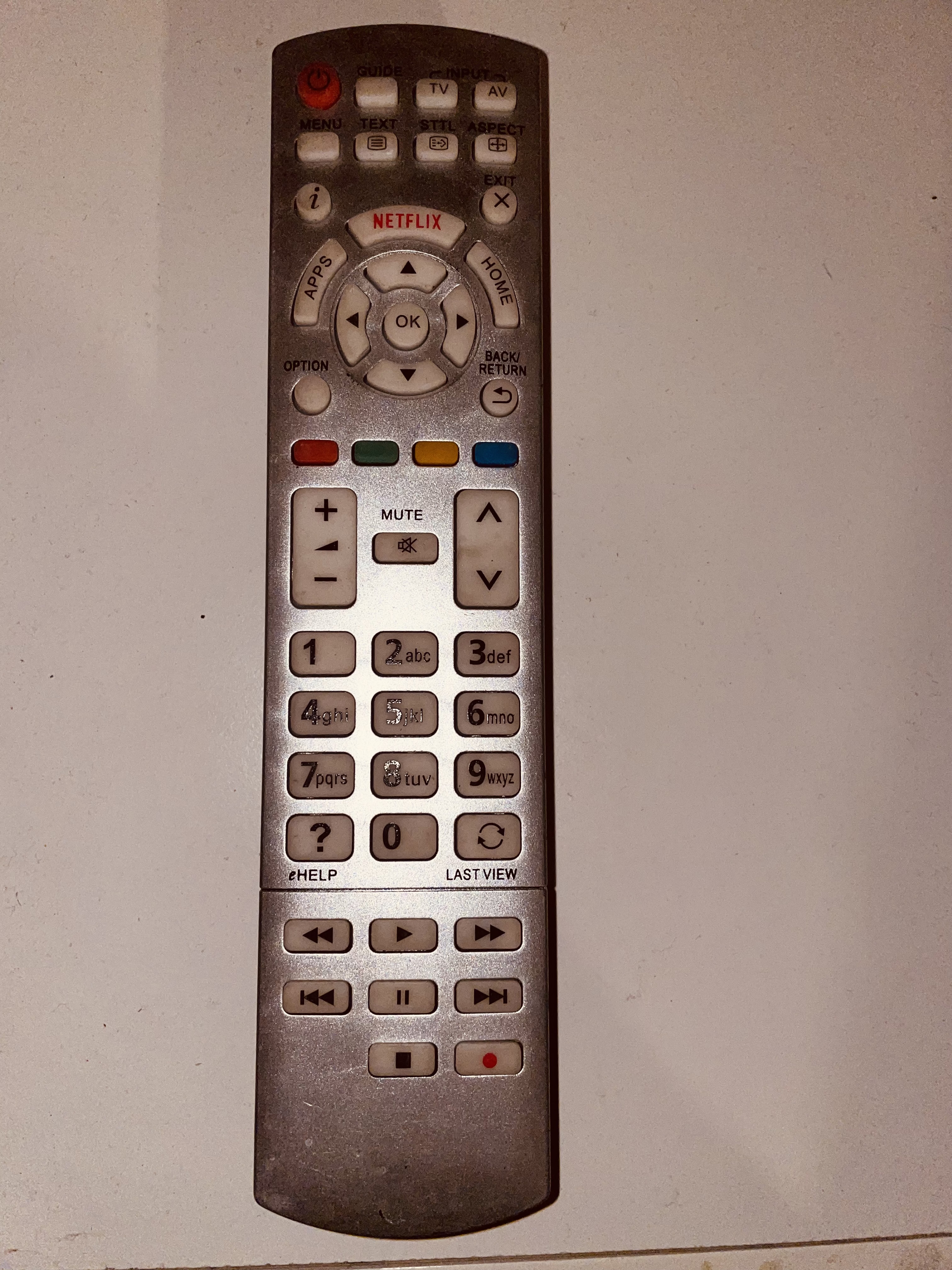 Pilot do sterowania telewizorem z Netfilx TV srebrny