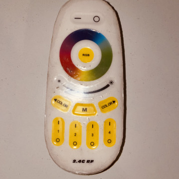 Oryginalny pilot do lampy LED RGB zdalnie sterowanej