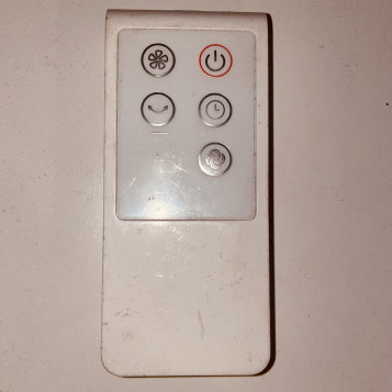 Pilot zdalnie sterowanie wiatraka biały