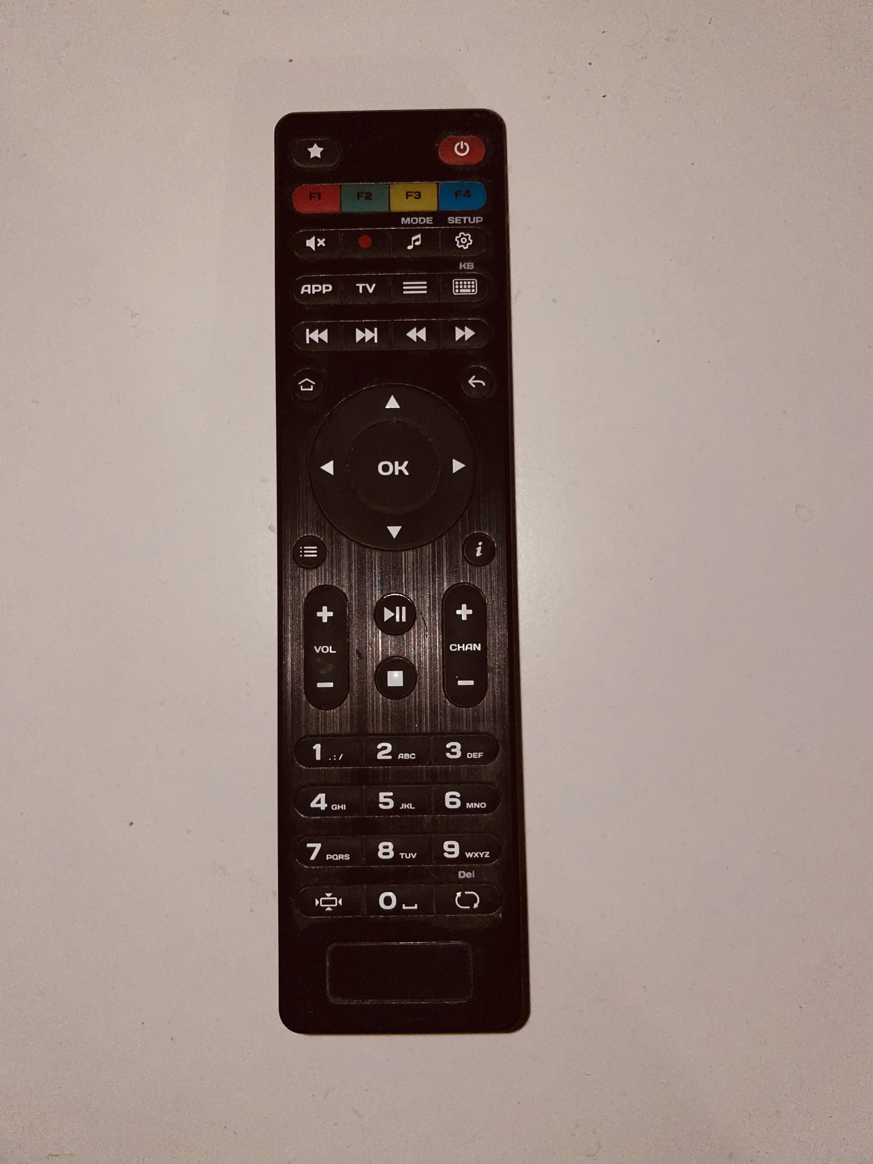 Czarny pilot do dekodera DVBT DVBS2