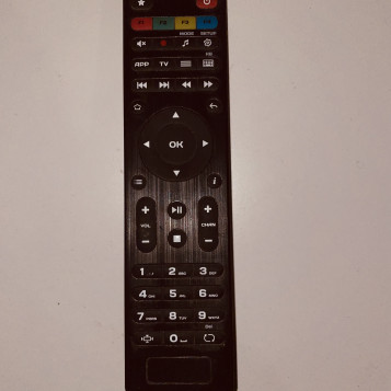 Czarny pilot do dekodera DVBT DVBS2