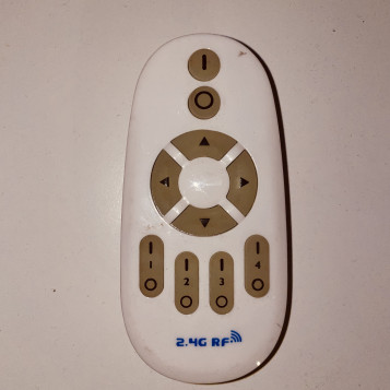 Biały pilot do oświetlenie LED 4 kanały