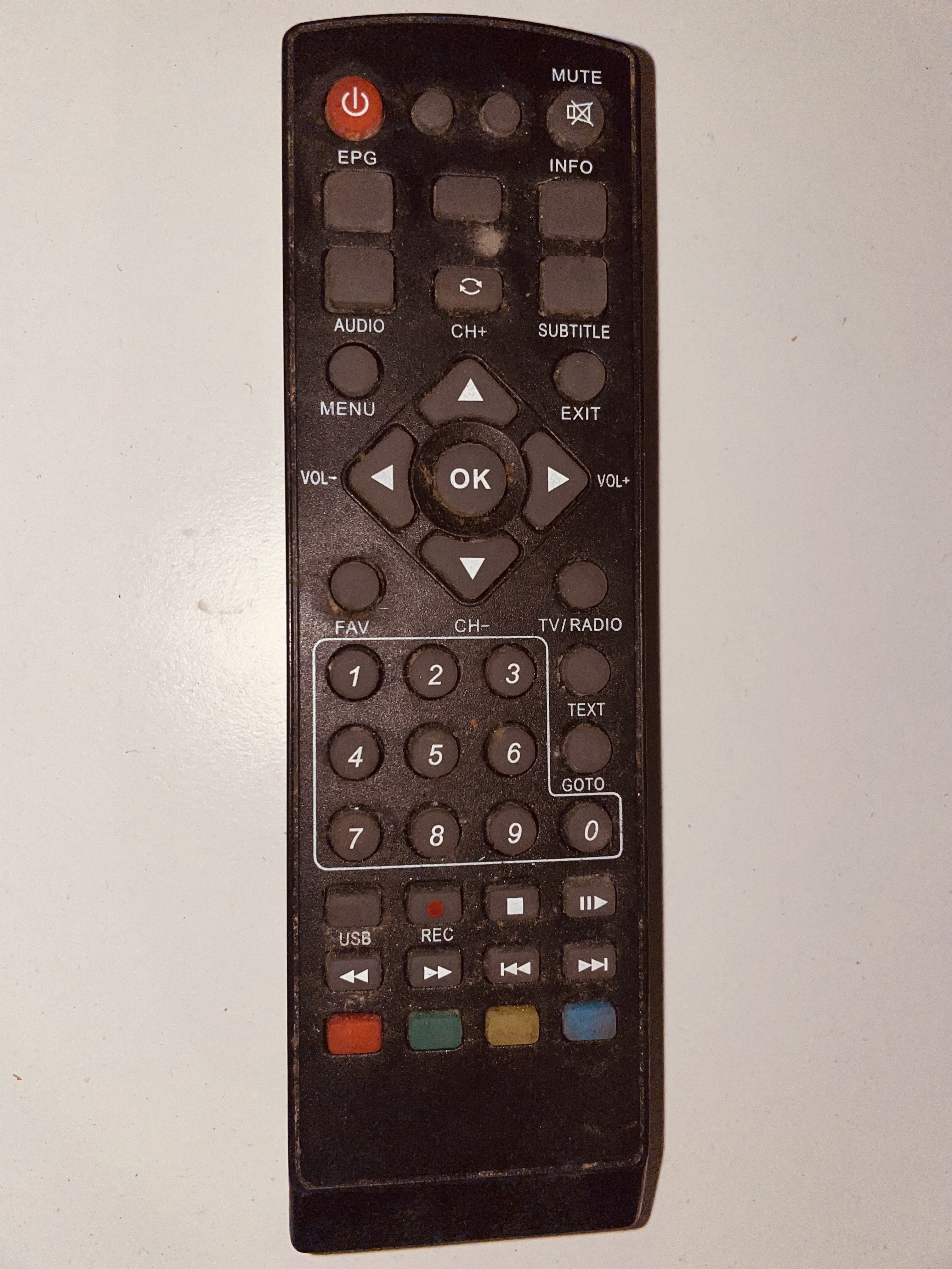 Pilot do włączania zdalnie TV telewizora