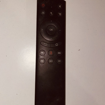 Pilot do włączania stereo wieży czarny