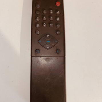 Pilot do telewizora TV dla seniora