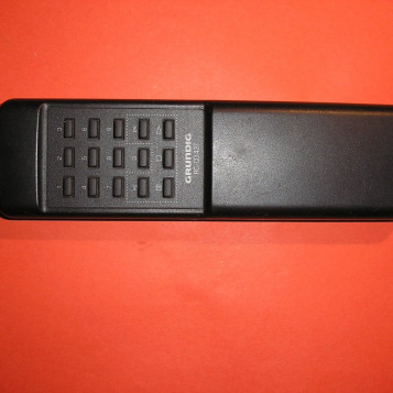 Pilot do wzmacniacza Grundig RC-CD 437
