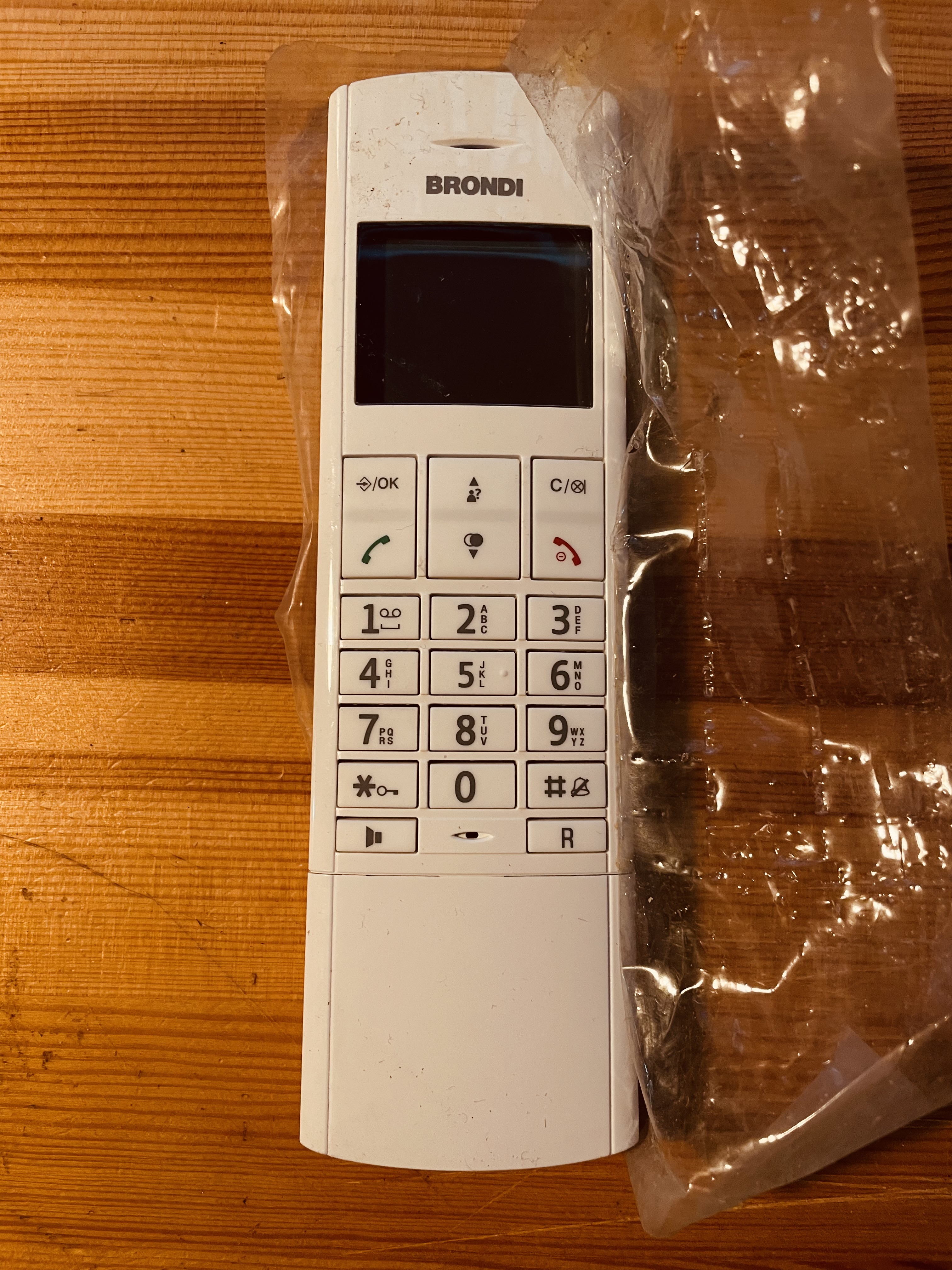 Pilot telefon marki Brondi LCD biały