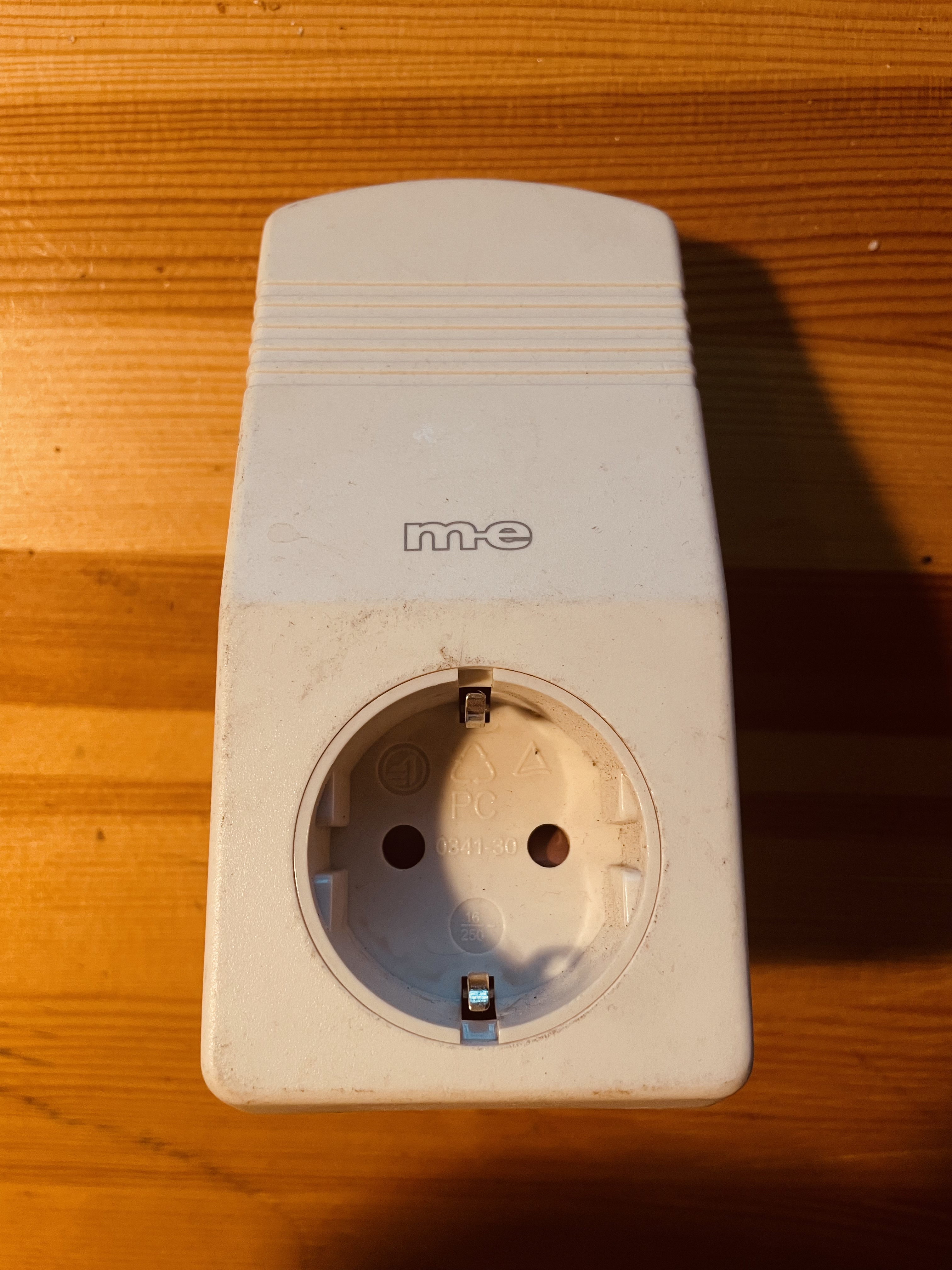 Inteligentne gniazdo Timer ME 0451 Funkschalter mit Steckdose