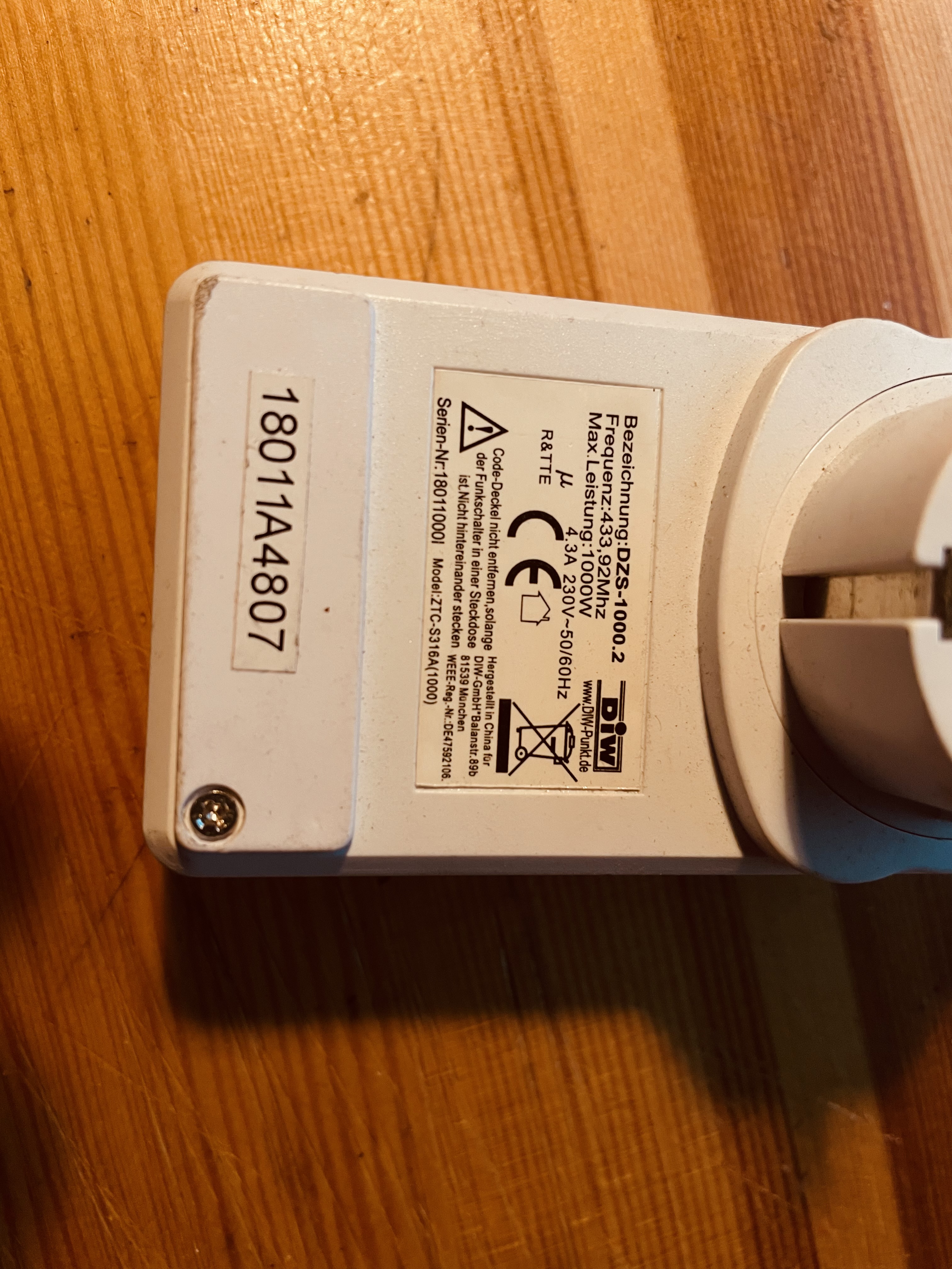 Programowalne gniazdo inteligentnego domu DIW DZS-1000.2