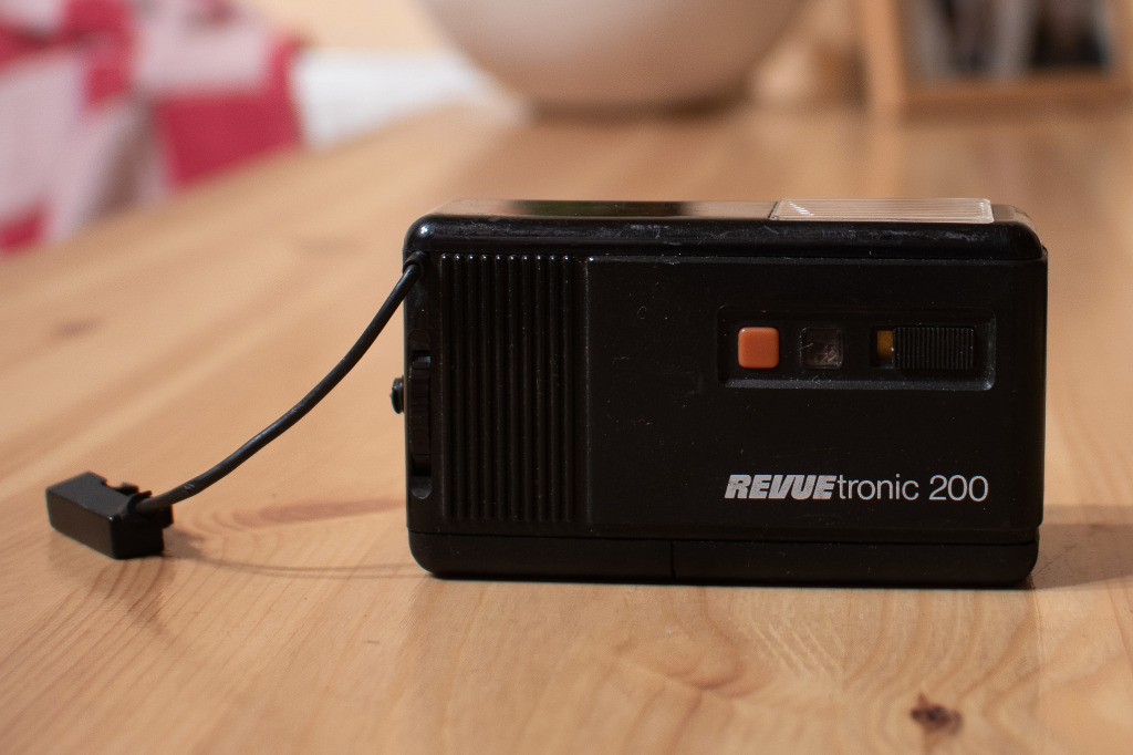 Lampa błyskowa Revue Tronic 200