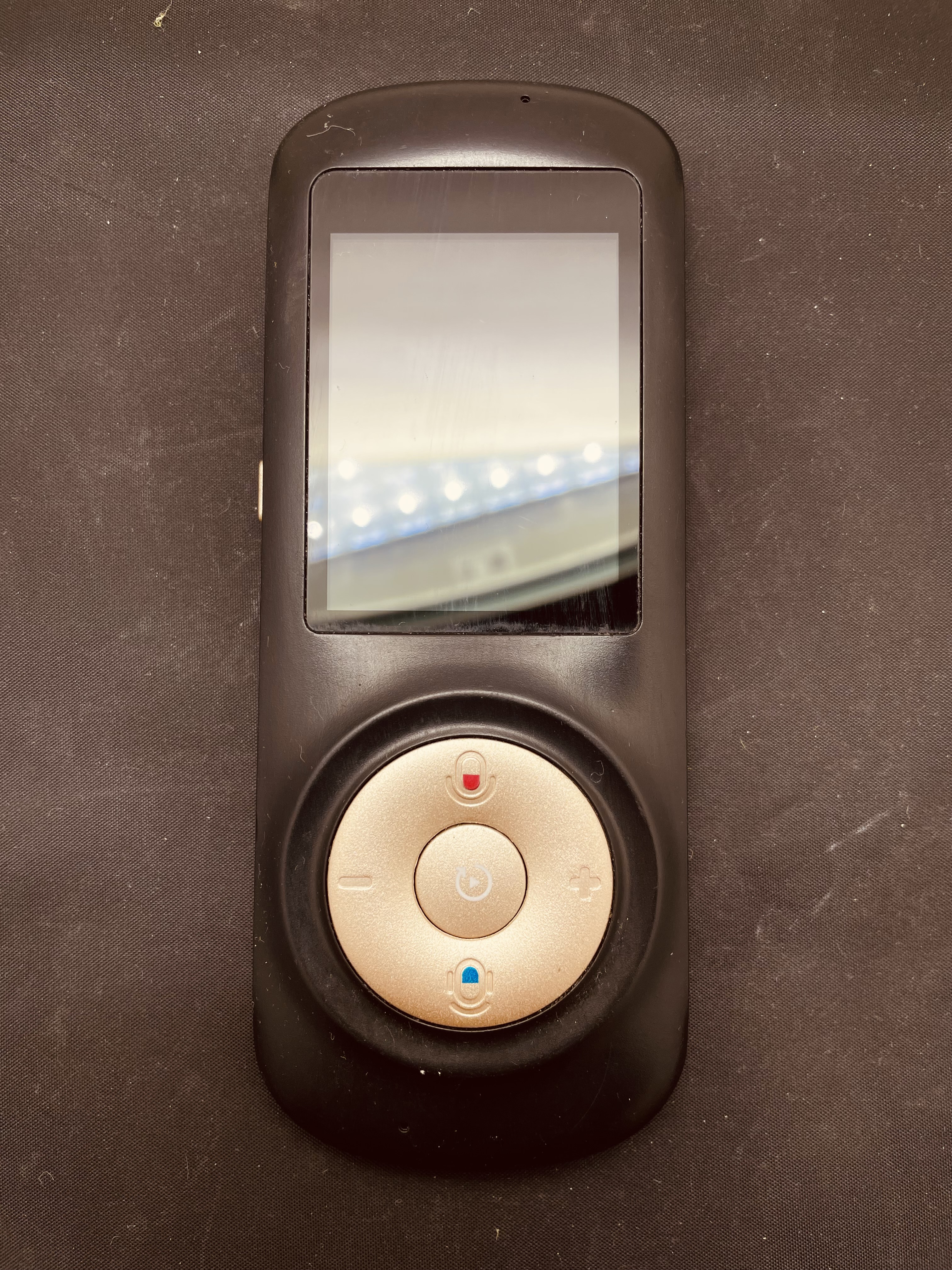 Dyktafon elektroniczny z wyświetlaczem LCD
