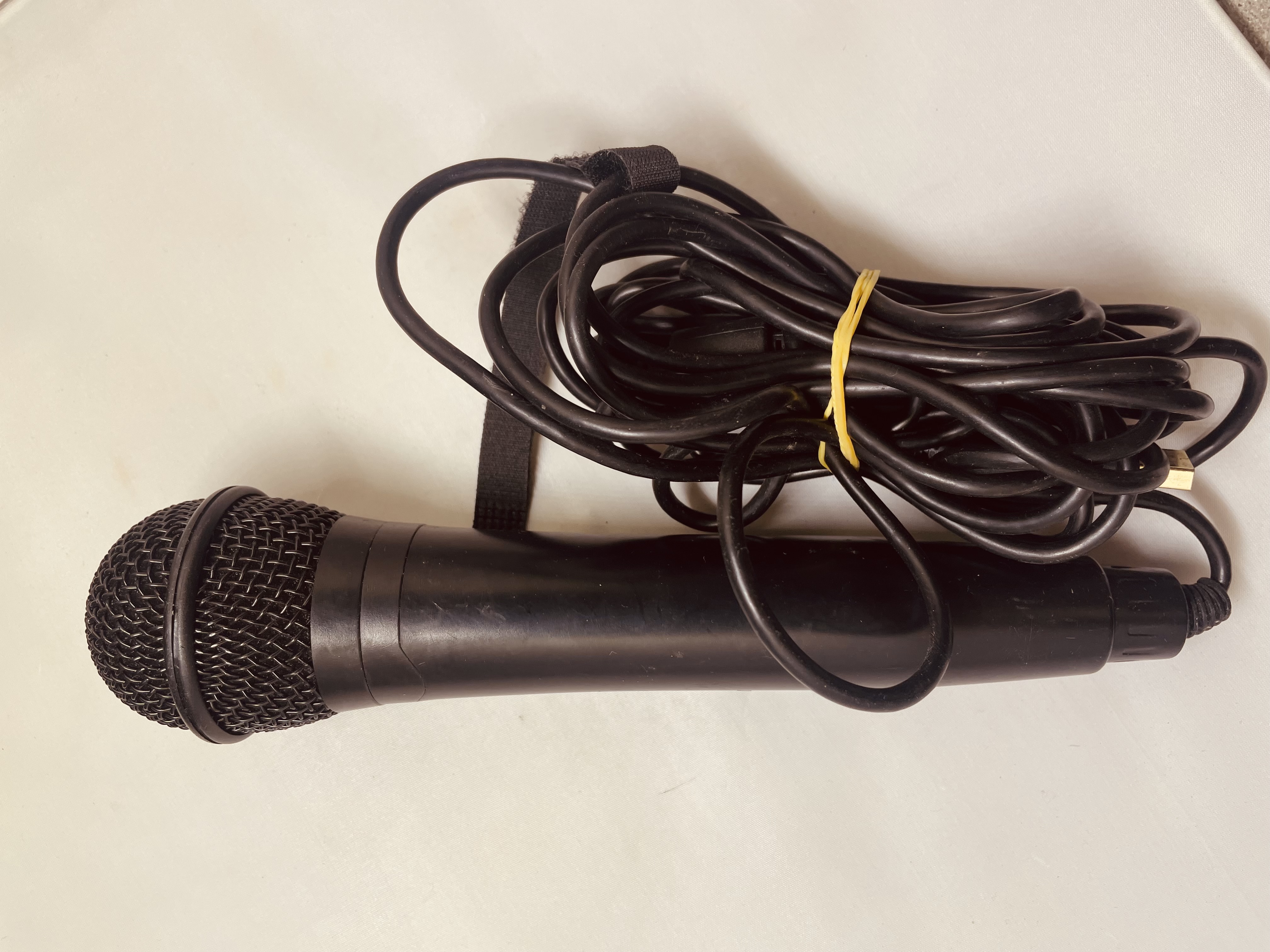Standardowy mikrofon do karaoke dla domu USB czarny