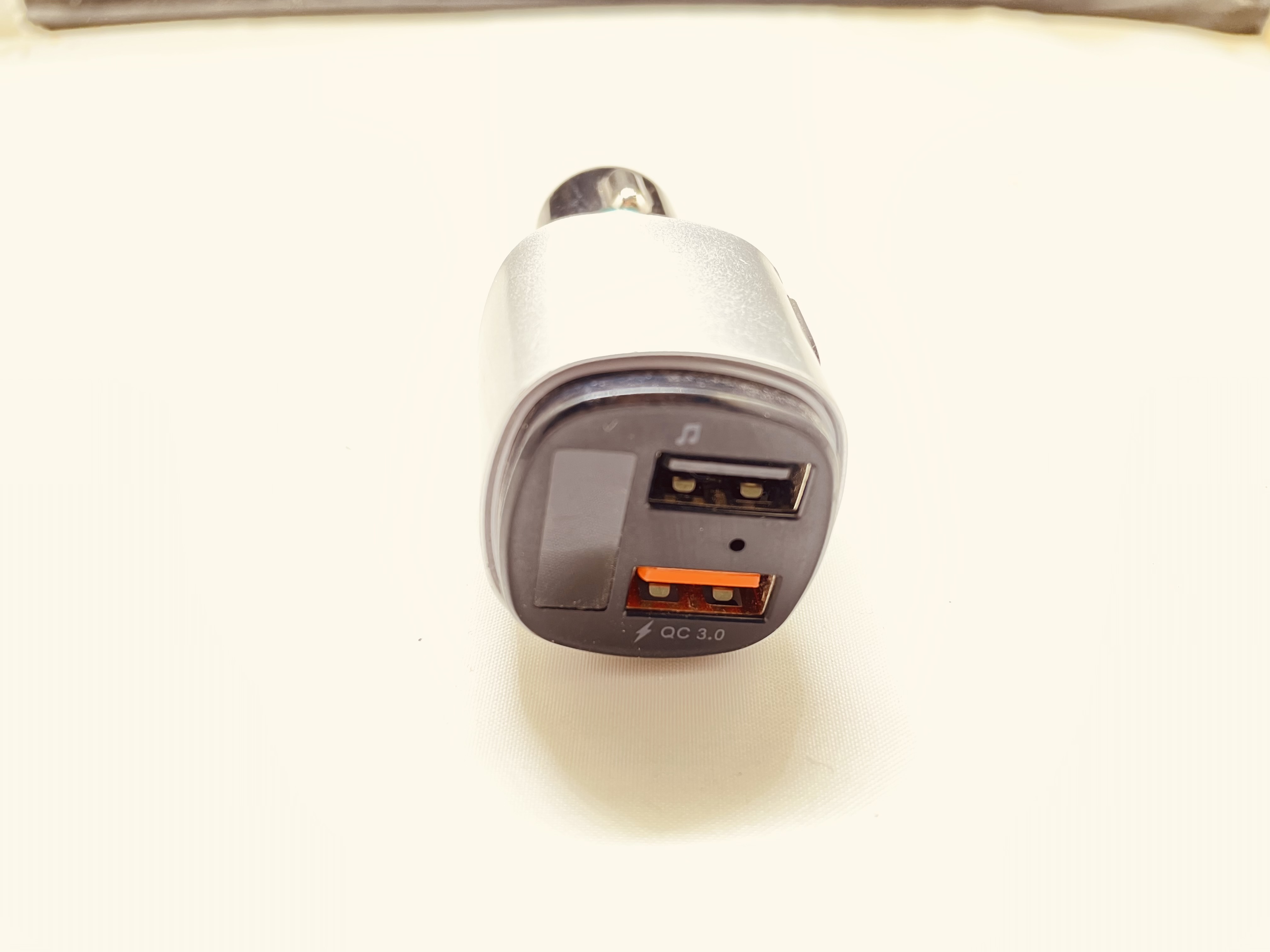 Ładowarka samochodowa pod zapalniczke QuickCharge 3.0