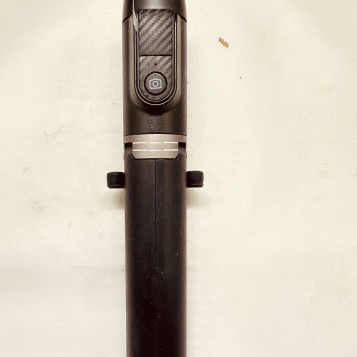 Kijek z uchwytem na telefon Selfie-Stick czarny (ogłoszenie)