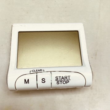 Mini mały budzik alarm przenośny z podpórką magnes biały