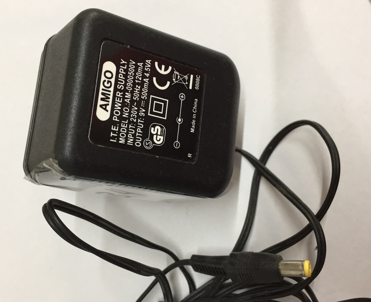 Zasilacz sieciowy Amigo 9V 500mAh AM-0900500V