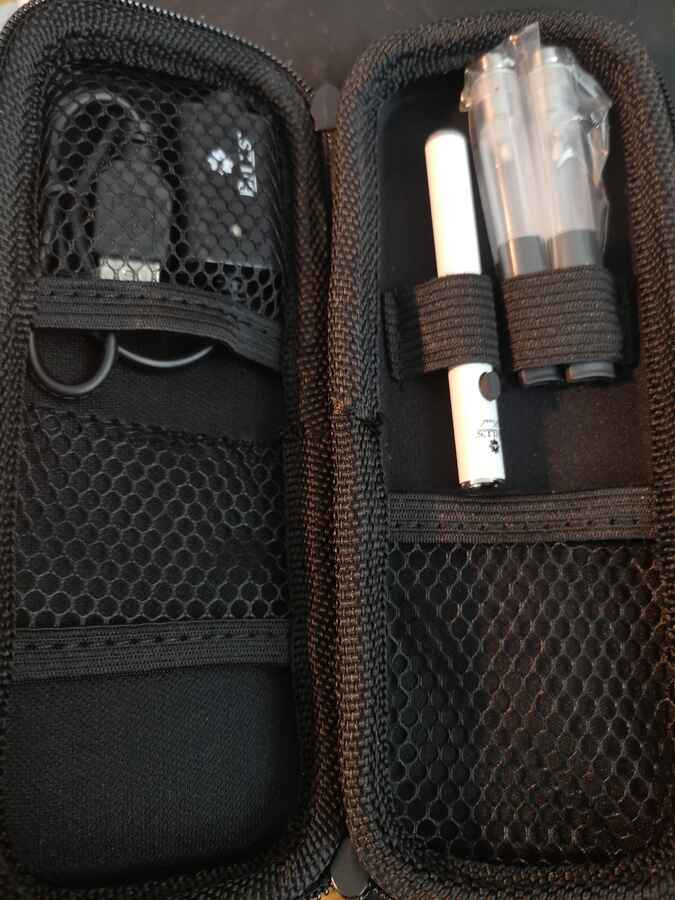 Zestaw startowy BILL'S PEARL 2 atomizery ładowarka CASE biały