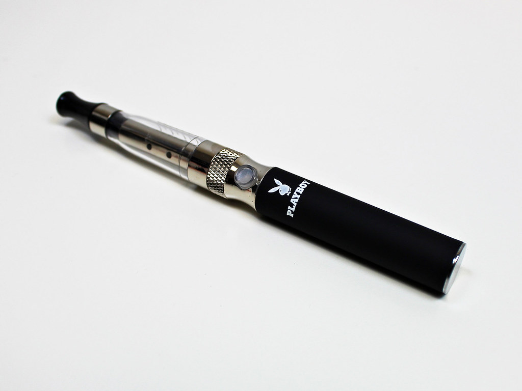 Vape Pen electronic cigarette Playboy czarny