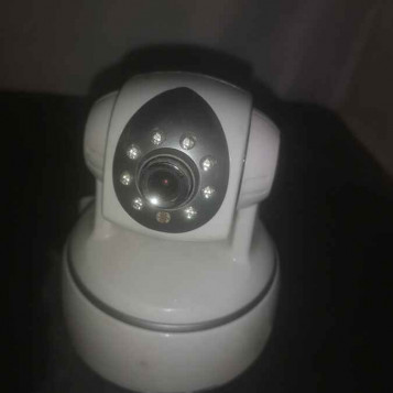 Niania elektroniczna kamera IP stojąca LED.