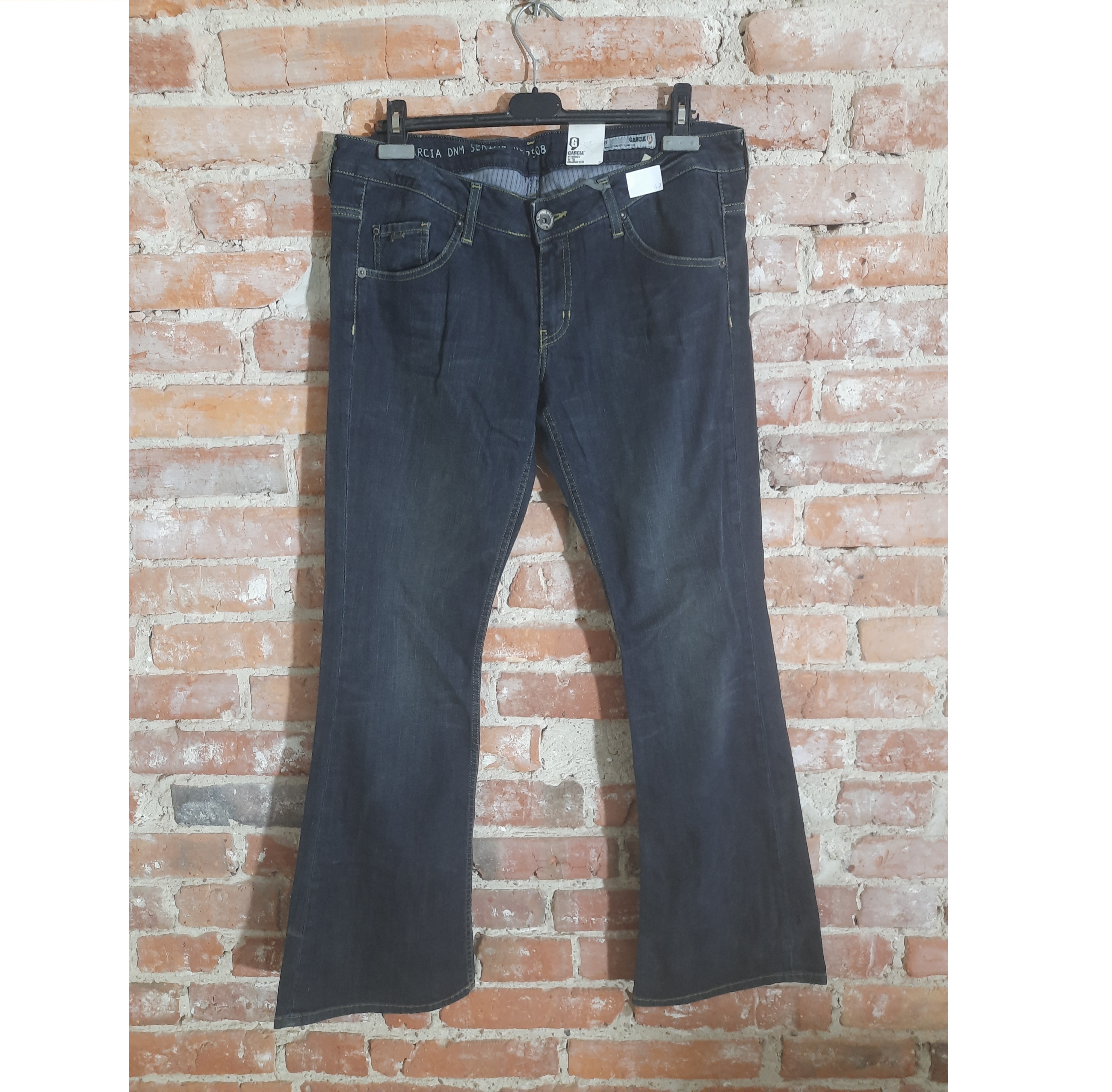 Spodnie damskie jeansowe slim fit typu flare leg Garcia