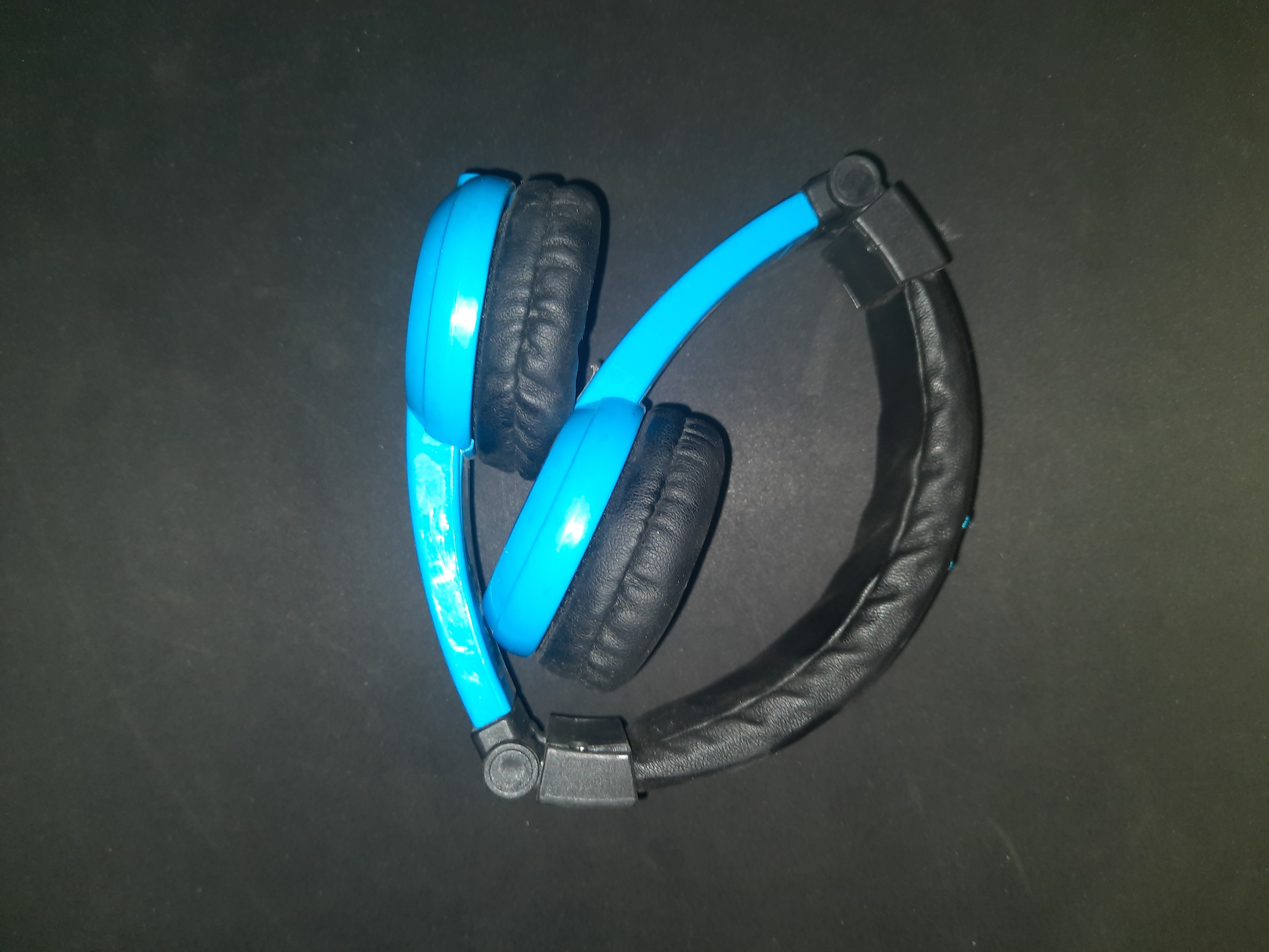 Przewodowe słuchawki nauszne dla dzieci BuddyPhones Explore 85dB