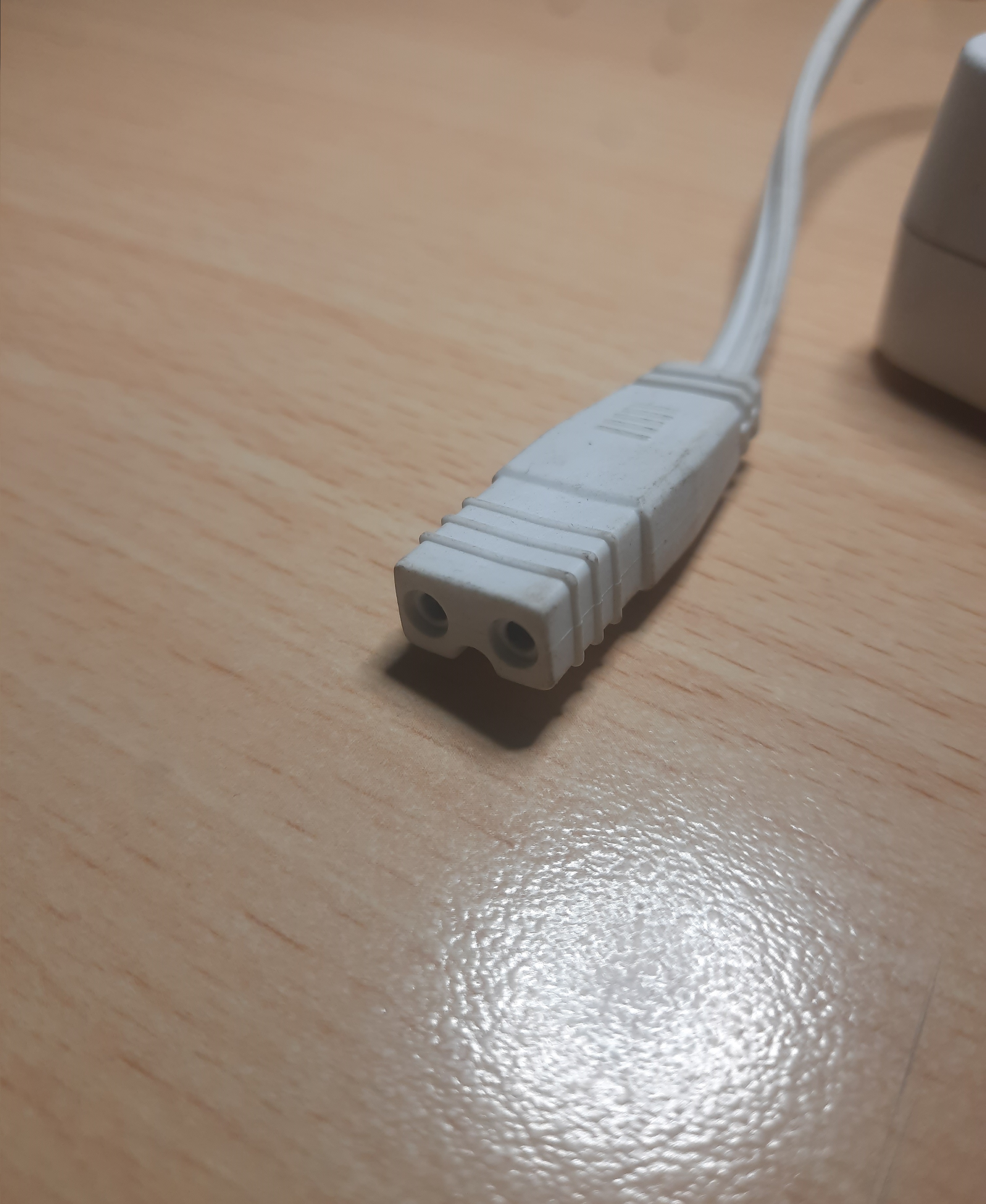Zasilacz sieciowy R.S 9.0V 2.5A RSS1006-225090-W2E-B