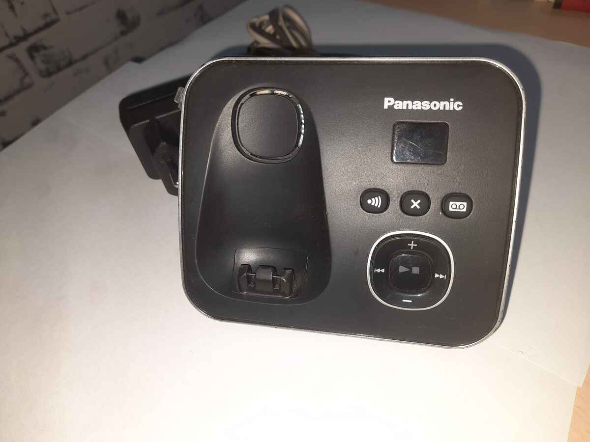 Panasonic KX-TG6821G base station with answering machine + power adapter