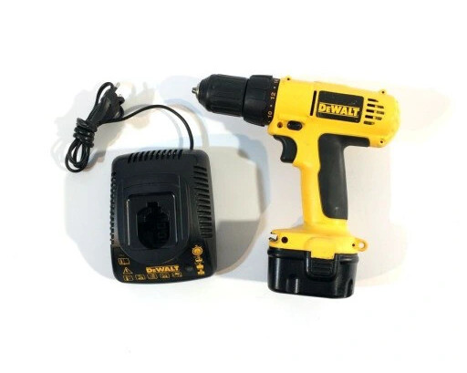 Wiertarko-wkrętarka DeWALT DC740 12V + ładowarka i bateria