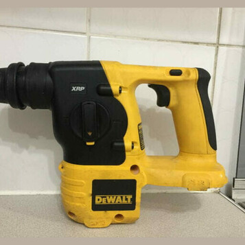 Młotowiertarka akumulatorowa DeWALT DC213 + bateria i ładowarka N