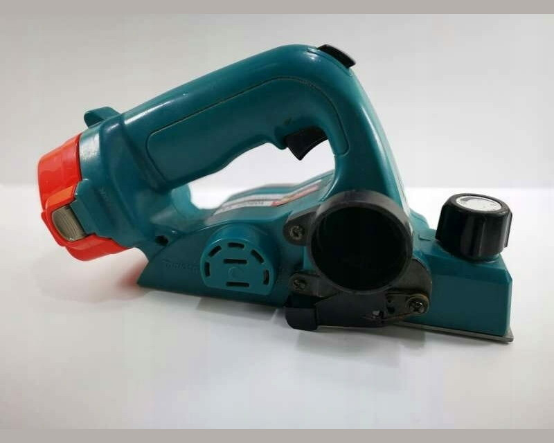 Strug akumulatorowy Makita 1050D 12V + ładowarka i bateria