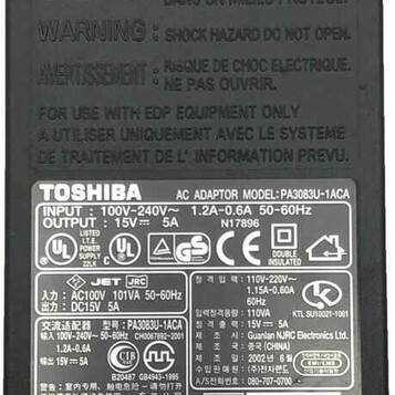 Toshiba PA3083U-1ACA 15V 5A 6,3 – zasilacz (używany)