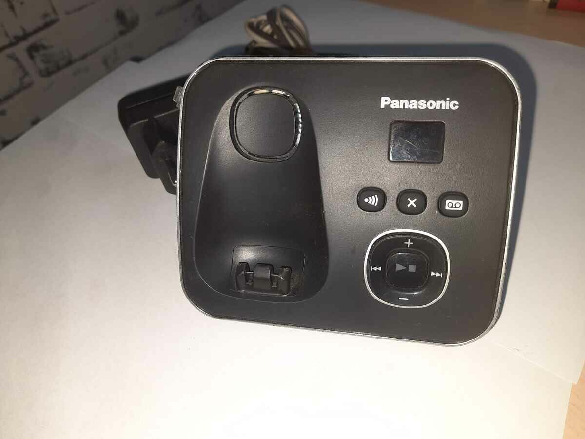 Stacja bazowa z aut. sekretarką Panasonic KX-TG6821G + zasilacz