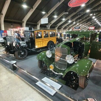 Zielony Ford '32 Tudor Sedan – Ikona Stylu Hot Rod