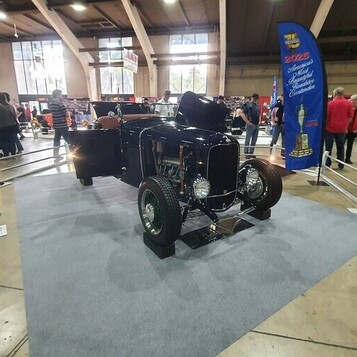 Ford '32 Roadster – Kandydat na Najpiękniejszy Roadster Ameryki!