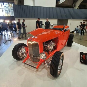 Pomarańczowy Ford '32 Roadster – Esencja Stylu Hiboy Hot Rod!