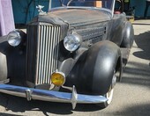 Packard z lat 30. w oryginalnej patynie – przedwojenna elegancja na zlocie klasyków – zdjęcie 1