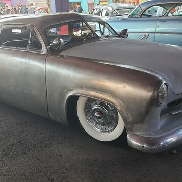 Kustom w surowej blasze – chopped shoebox bez lakieru