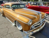 Miedziany Pontiac Streamliner z 1951 roku ze srebrnymi scallopsami – fastback kustom z przodu i z tyłu – zdjęcie 1