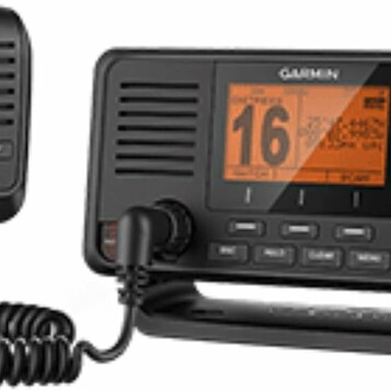 Garmin VHF 215 AIS – radiotelefon morski z AIS i wbudowanym GPS