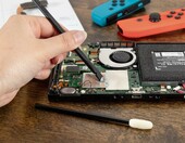 Precyzyjny zestaw do czyszczenia iFixit – szczotki, waciki, spudger – zdjęcie 5