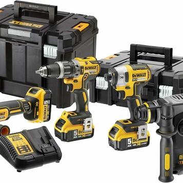 Komplet 4 elektronarzędzi 18V Dewalt DCK422P3T (stan nowy)