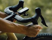 Fizik Performance Microtex 2 mm – owijka na kierownicę rowerową, czarna – zdjęcie 3