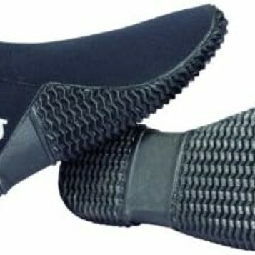 Neoprenowe buty do nurkowania Mares Equator (stan nowy)